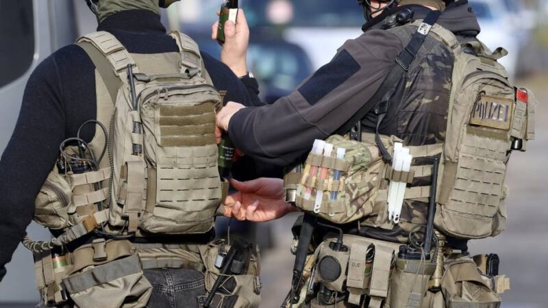 Stadtteil Stockum: SEK-Einsatz bei 86-jährigem Mann in Düsseldorf – Schusswaffen beschlagnahmt