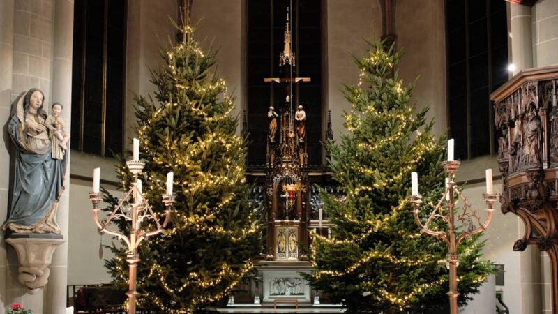 In St. Peter und Paul: So schön ist die weihnachtliche Kirche