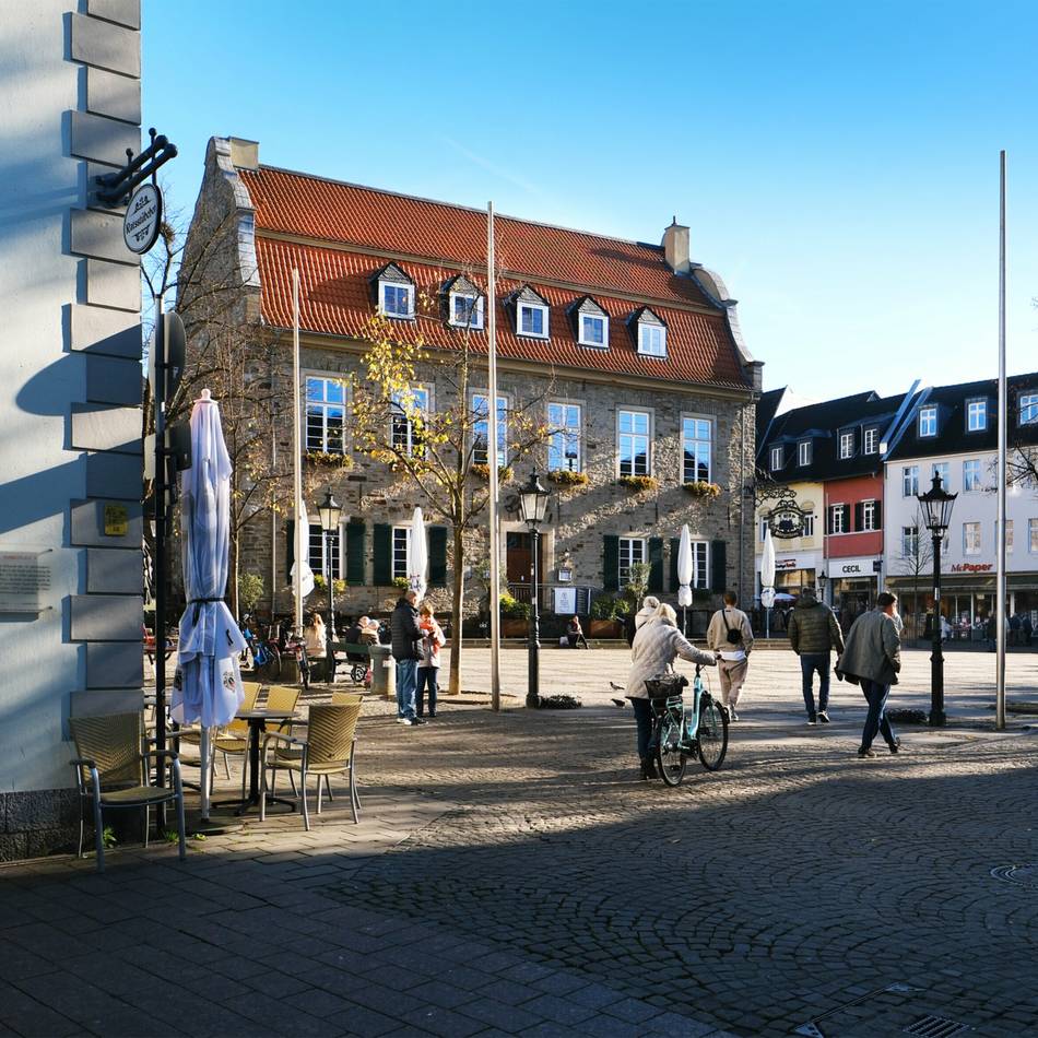 Druckfrisch: Jahrbuchzahlen erzählen Stadtgeschichte