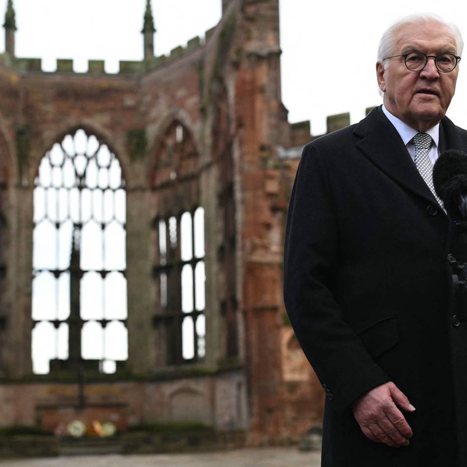 Bundespräsident auf Großbritannien-Reise: Steinmeier gedenkt Kriegsopfern und bekommt Ehrendoktorwürde