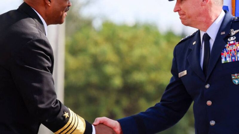 Nach einem Jahr im Amt: US-Admiral gibt Kommando nach tödlichen Angriffen in der Karibik ab