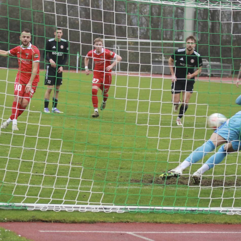 „Diese Niederlage tut richtig weh“: Beeck hat viele Chancen, aber kein Glück