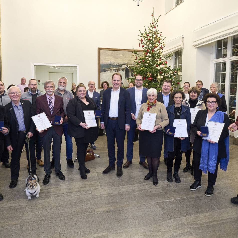 Martinstaler an Bürger verliehen: Düsseldorfer ausgezeichnet – „Mit Herz und Verantwortung für andere eingesetzt“