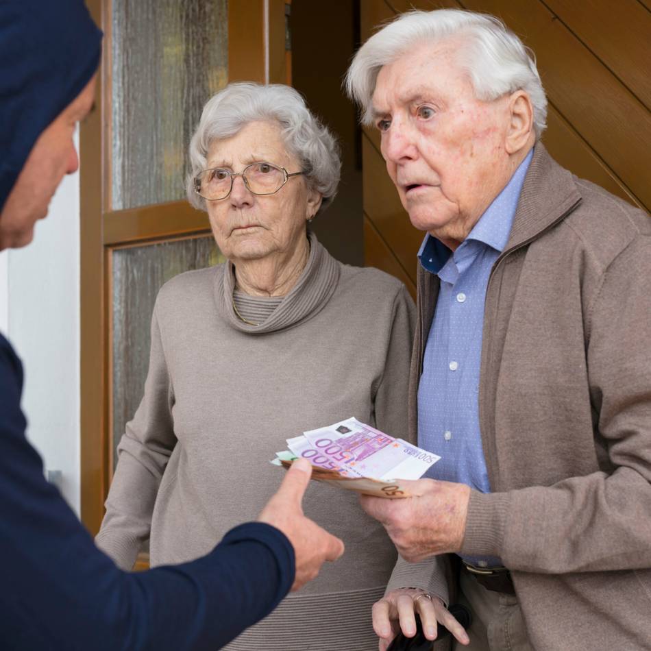Senior (87) ausgetrickst: Betrüger gibt sich als Sohn der Nachbarin aus