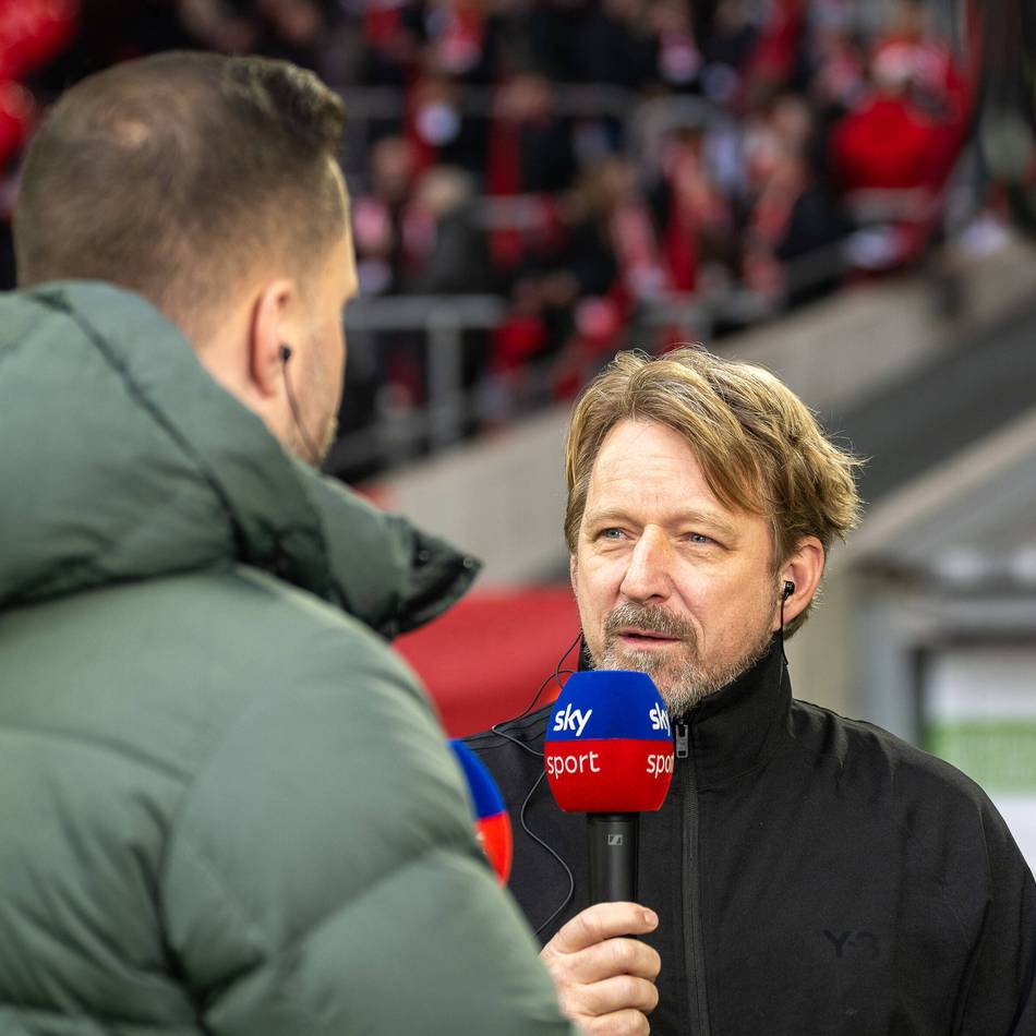 2:1 gewonnen, und nun?: „Habe meine Gedanken“ – das sagt Mislintat über die Zukunft von Fortuna-Coach Anfang