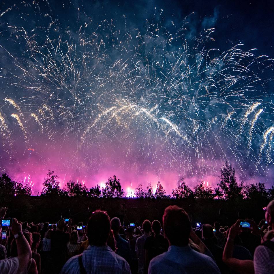 Jahresrückblick: Schulchaos, ein Kirmes-Krimi & tonnenweise Sprengstoff – so war 2025 in Duisburg