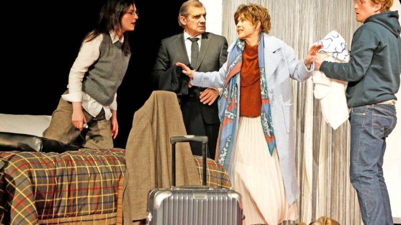 Neues Stück im Theater an der Kö: Pünktliche Züge und andere Absurditäten