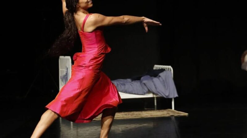 Tanztheater in Wuppertal: Slapstick mit Wehmut