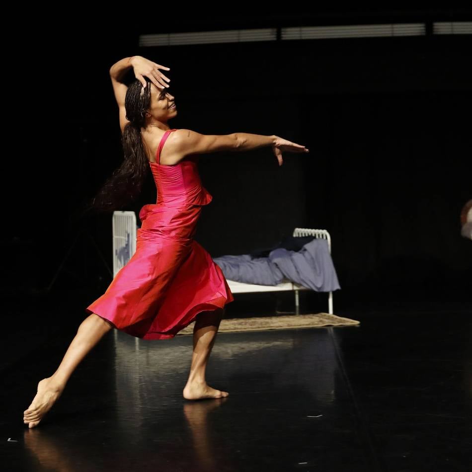 Tanztheater in Wuppertal: Slapstick mit Wehmut