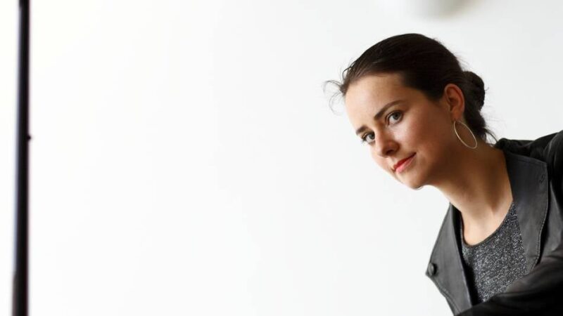 Interview Birke Bertelsmeier: „Ich irritiere gerne mit meiner Musik“