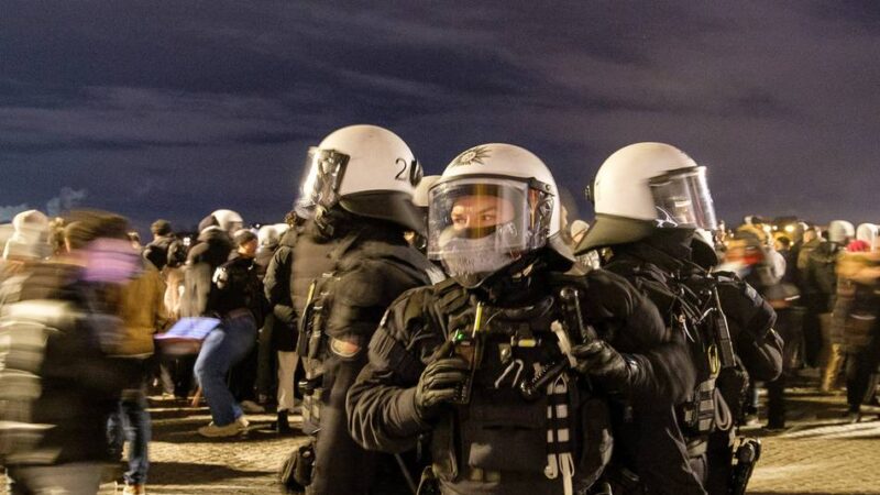 Jahreswechsel in Düsseldorf: Polizei mit Hunderten Kräften im Einsatz