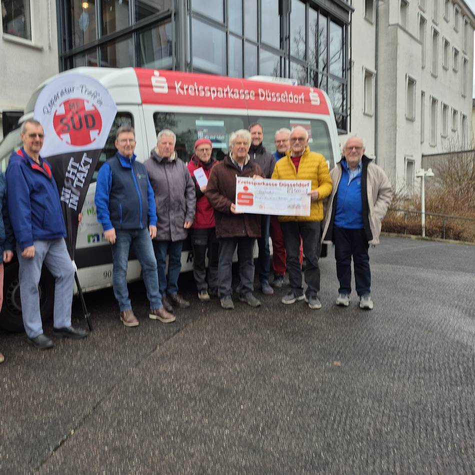 Engagement in Mettmann: Reparatur-Café spendet 500 Euro für den Bürgerbus