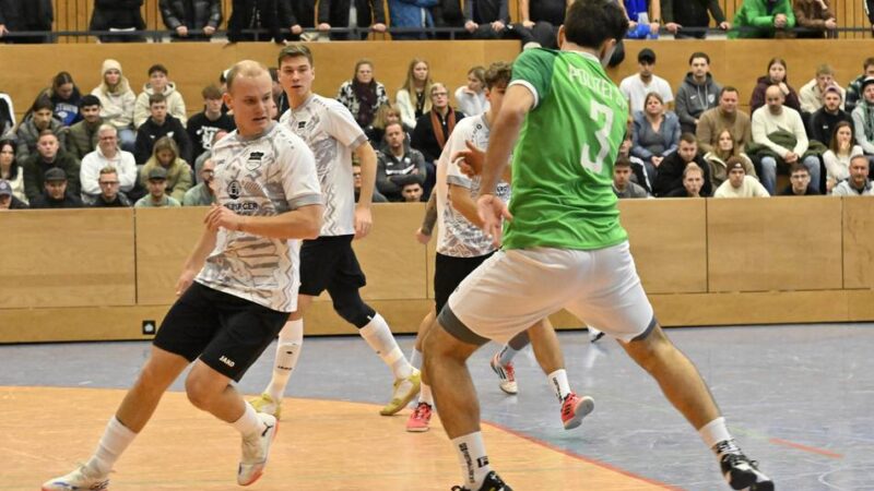 Hallenstadtmeisterschaft Mönchengladbach: Neuwerk ist weiter, Polizei SV und Furious kämpfen um zweites Endrunden-Ticket – die Zwischenrunde im Liveticker!