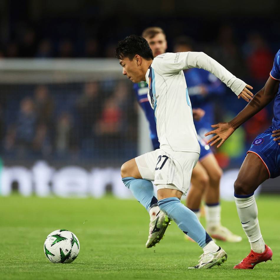 Alle Fußball-Transfers im Liveticker: Eintracht Frankfurt stellt ersten Winter-Neuzugang vor