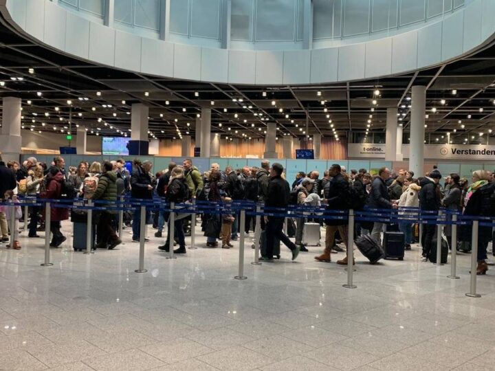 Airport erwartet 150.000 Passagiere: Ferienstart in NRW – so ist die Lage am Flughafen Düsseldorf