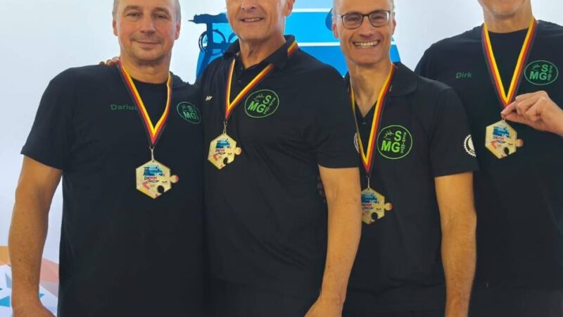 Schwimm-Oldies in Topform: Goldene Deutsche Meisterschaften für Gladbacher Masters in Essen