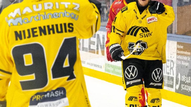 6:1 in Kaufbeuren: Leere Bank, volle Punktzahl – Pinguine reichen gute vier Minuten zum Sieg