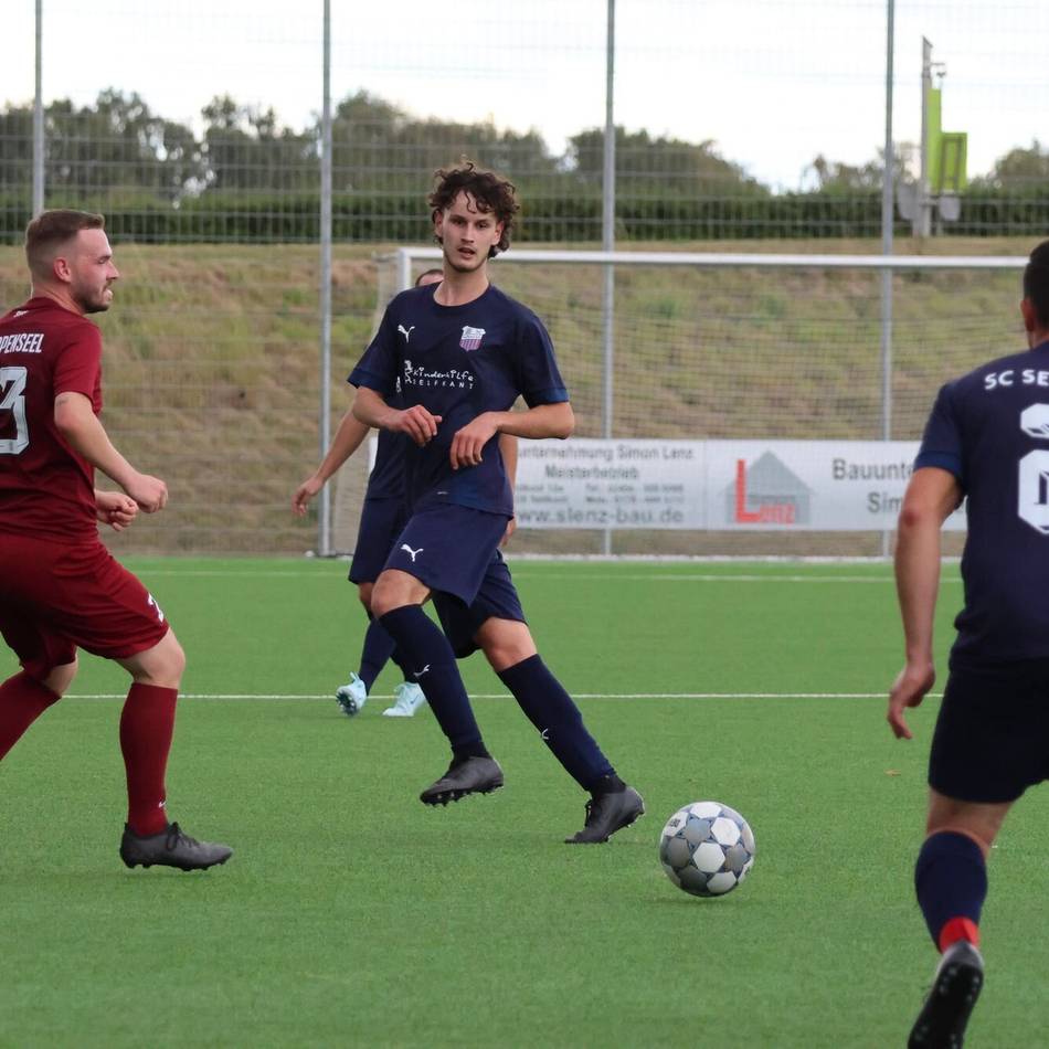 Selfkant empfängt Dynamo zum Spitzenspiel: Heimstärke trifft auf ungetrübte Dominanz