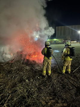 FW Weinheim: Zwei Brandeinsätze am Dienstagabend. Feuerwehr Weinheim schnell zur Stelle