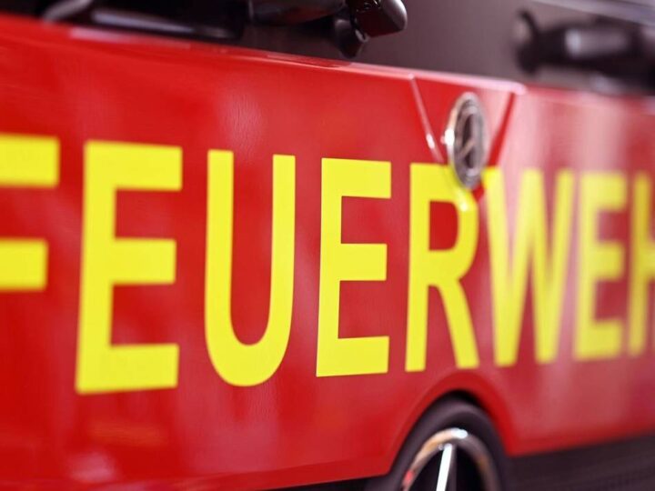 Jahreswende in Voerde: Einsatzkräfte mit Raketen angegriffen – „So etwas habe ich noch nicht erlebt“