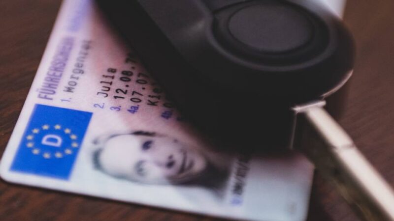 Im Kreis Mettmann geht es online oder beim Amt: Ab jetzt werden Kartenführerscheine umgetauscht