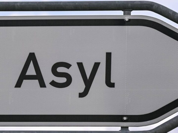 CSU zu Syrern: „Für diejenigen, die nicht freiwillig ausreisen, müssen Rückführungen eingeleitet werden“