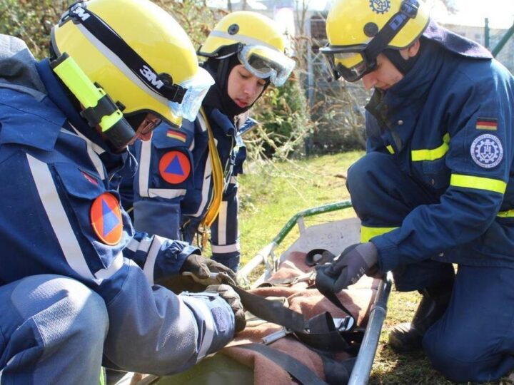 Helfer werden in Heiligenhaus/Wülfrath: Das Technische Hilfswerk informiert über die Grundausbildung