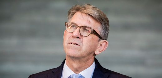 Wolfram Weimer: Vom Buchhandlungspreis ausgeschlossene Läden werfen ihm Täuschung vor