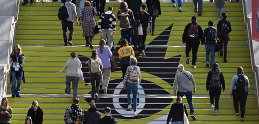 Leipziger Buchmesse: Erstmals über 300.000 Besucher trotz Branchenkrise